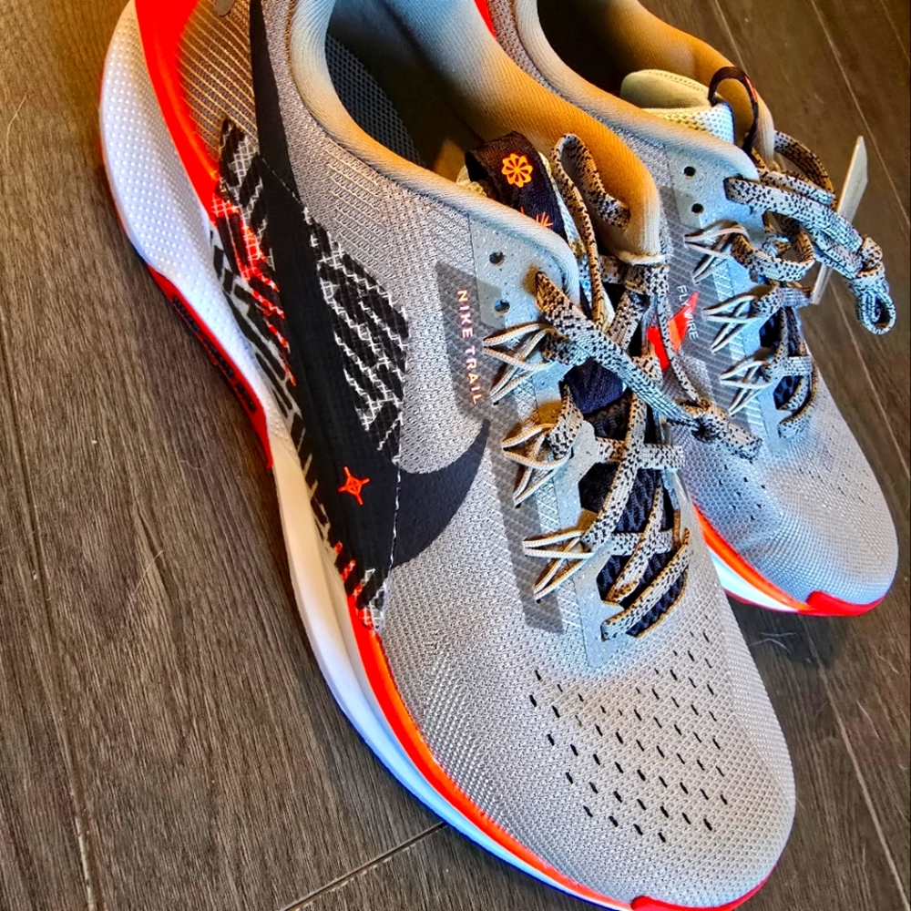 Nike Pegasus Trail 5 GS Khaki Hyper Crimson Men's US Size 10